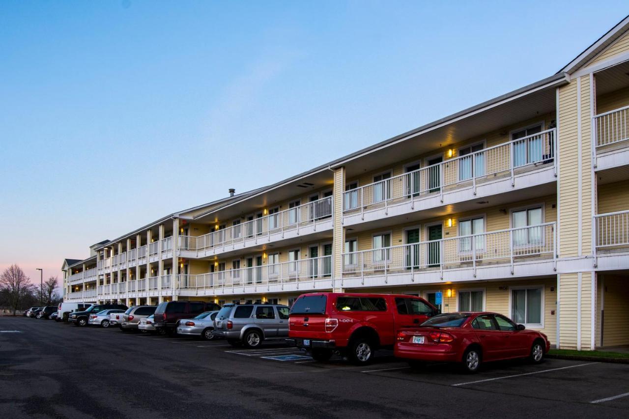 โฮมทาวน์ สตูดิโอส์ ซาเลม ออริกอน Motel ภายนอก รูปภาพ