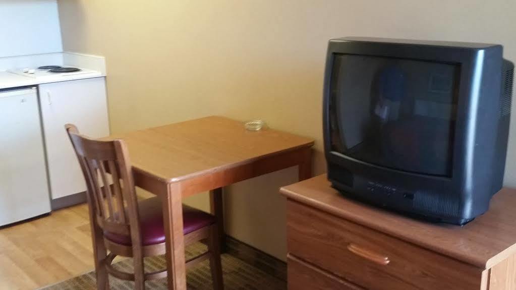 โฮมทาวน์ สตูดิโอส์ ซาเลม ออริกอน Motel ภายนอก รูปภาพ